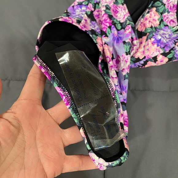 Victoria’s Secret VS Bling 1 piece swimsuit size small NWT - Picture 14 of 15